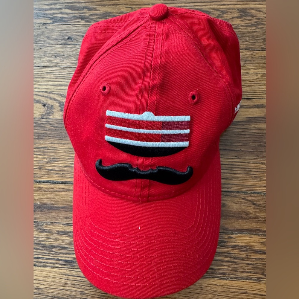 CINCINNATI REDS (mustache) Red Baseball Cap with Mustache Design. (NEW ERA)